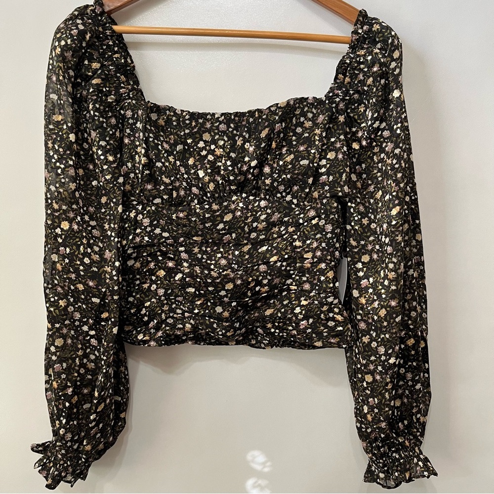 ASTR The Label Black Floral Ruched Long Puff Sleeve Crop Top NWT
